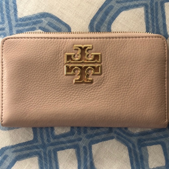 Tory Burch Handbags - Tory Burch wallet